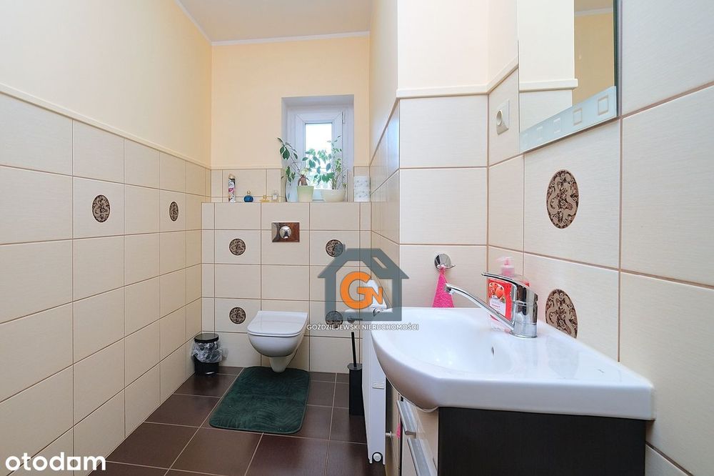 Sprzedam 7 pokojowy dom w super lokalizacji 300m2