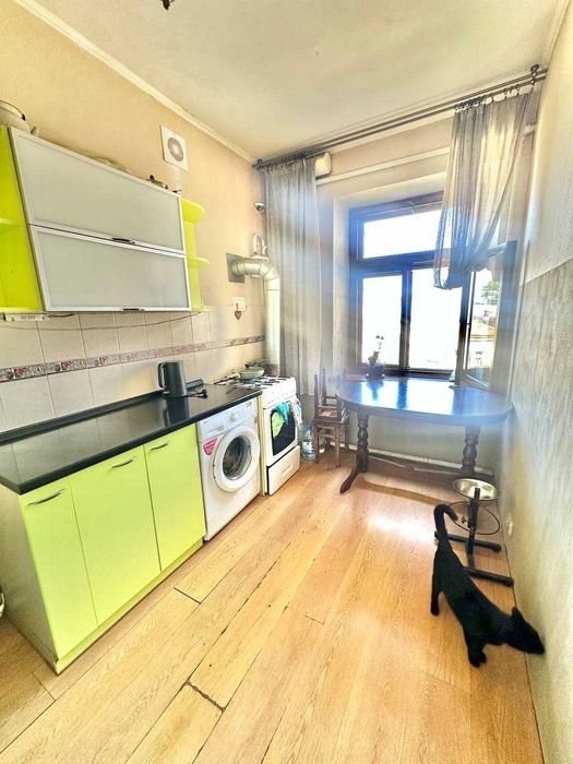 Продам квартиру в центре города.