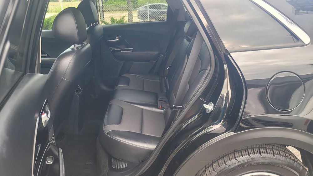 Kia Niro EX      2017