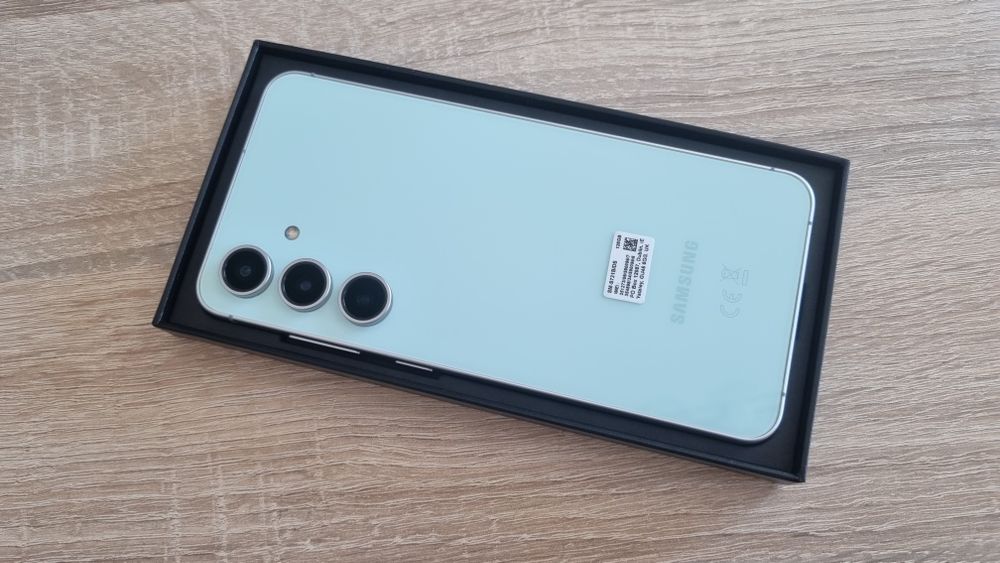 100% Oryginalny Nowy Samsung Galaxy S24 FE 8/128Gb Mint