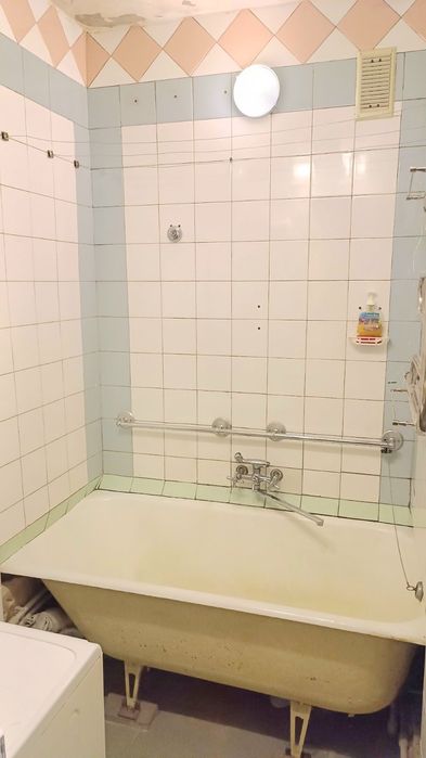 Дарницька пл, Новаторів 4, ж/ д Дарниця