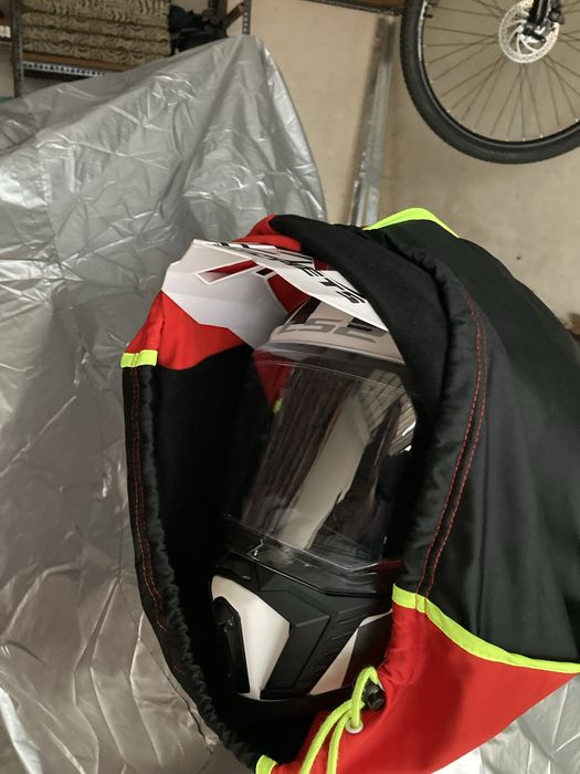 Vendo Capacete LS2 Explorer