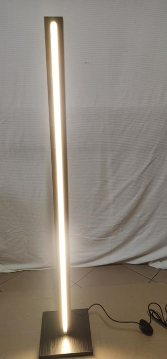 Lampa podłogowa led