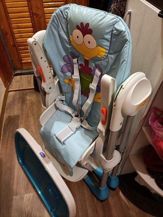 Продам стульчик для кормления Chicco Polly.