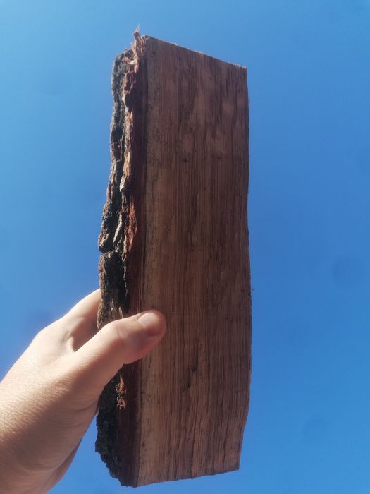 Дубовые сухие колотые дрова по 1800 грн за складометр,с доставкой.