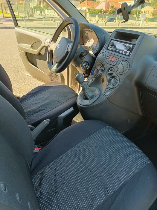 Fiat Panda 1.2 Gasolina — 2011 | Ar Condicionado | Rádio Bluetooth