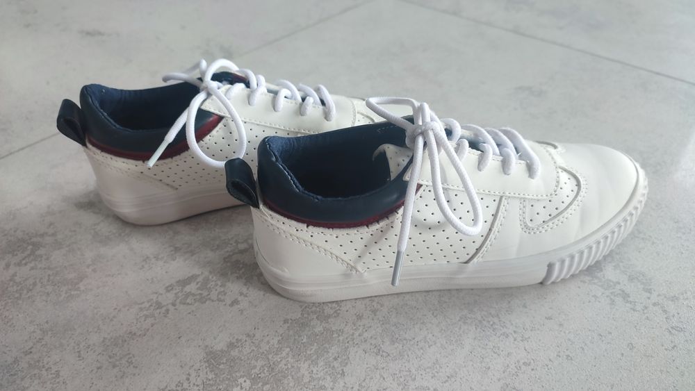 Trampki białe rozm. 31