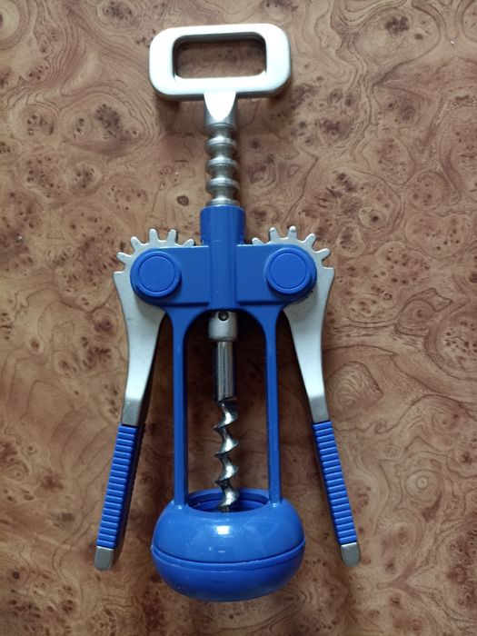 Штопор универсальный.