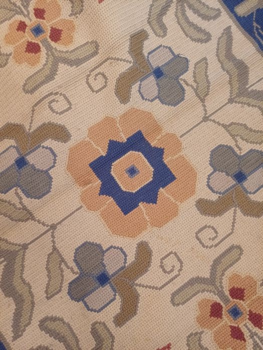 Tapete de Arraiolos para Sala (1.80m x 1.20m)