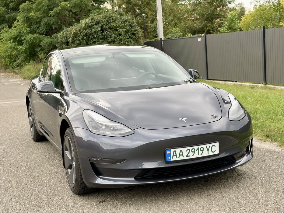 Tesla Model 3  2021 рік