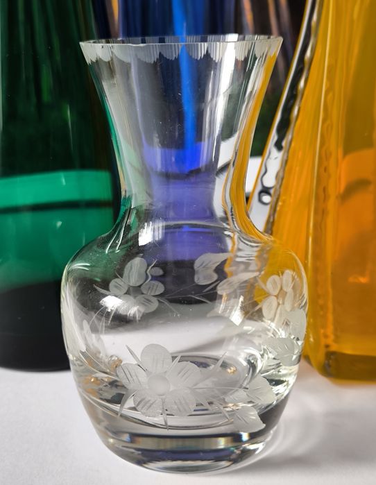 Wazon piękne stare szlifowane szkło