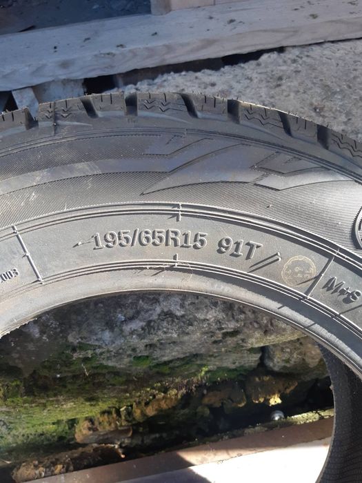 Продам новую шипованную резину