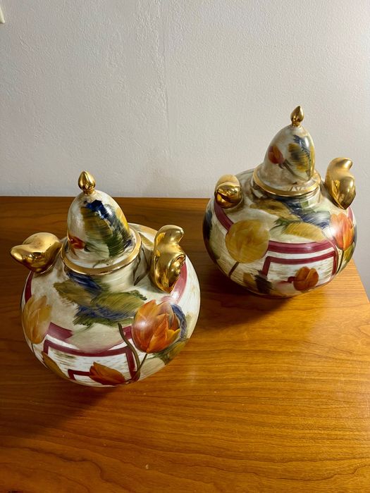 Peças decorativas pintadas à mão da marca Vessaray