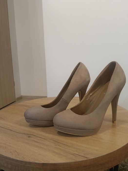 Szpilki Roberto rozmiar 39