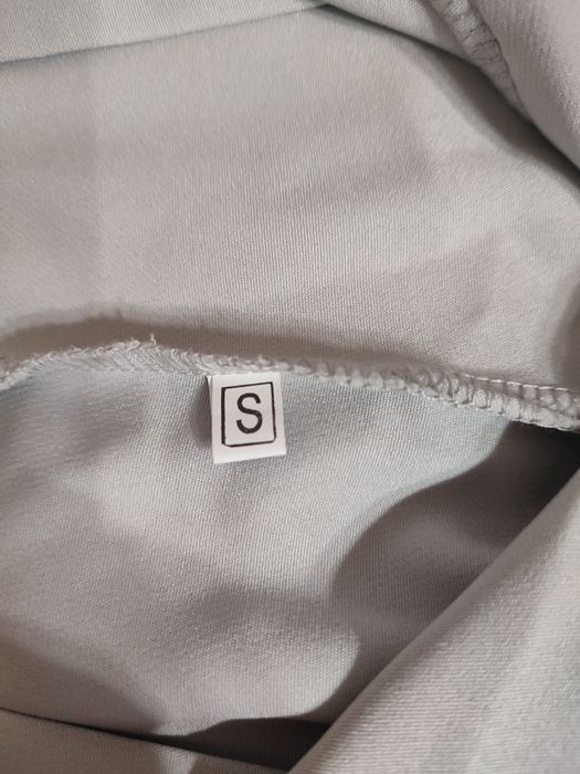 Класичні сірі жіночі брюки