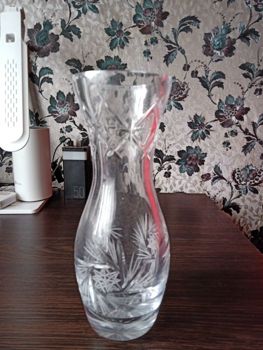 Ваза для цветов  из хрусталя