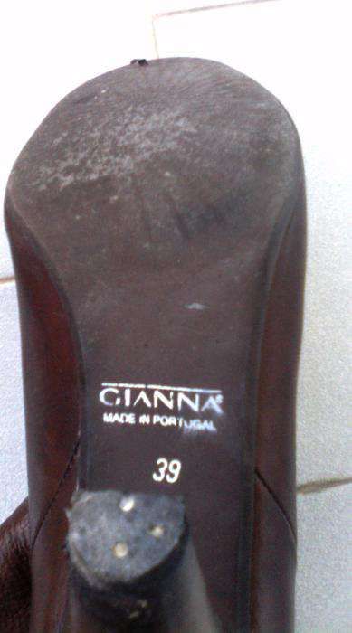 Botas de senhora em pele