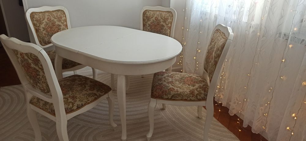 Sprzedam komplet mebli stół i 3 krzesła z litego drewna