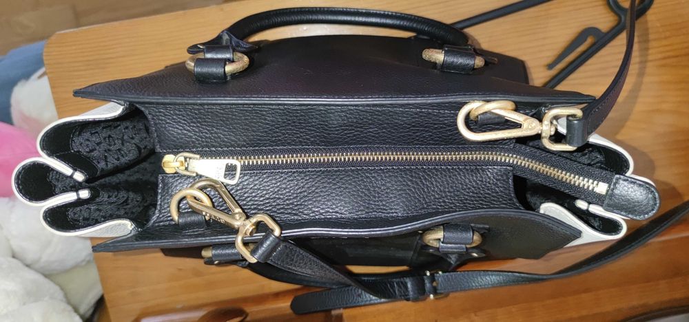 Mala em pele Guess Luxe