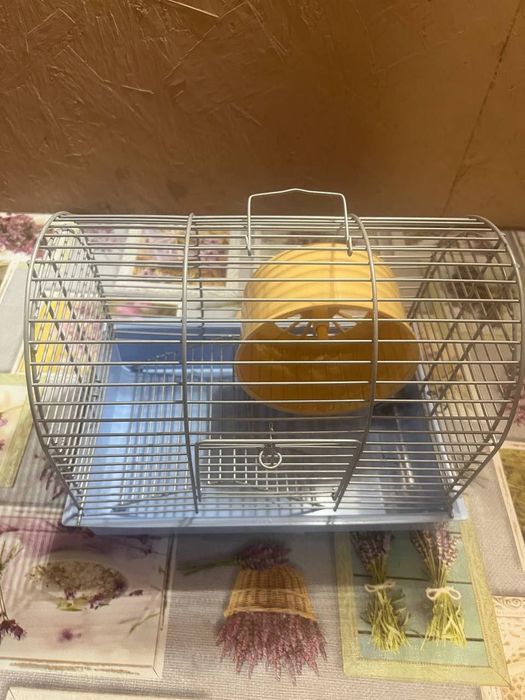 Продам уютную клетку для вашего маленького питомца!