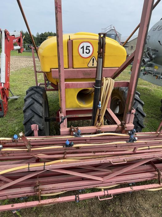 Opryskiwacz ciągany 1500l 15m Renal