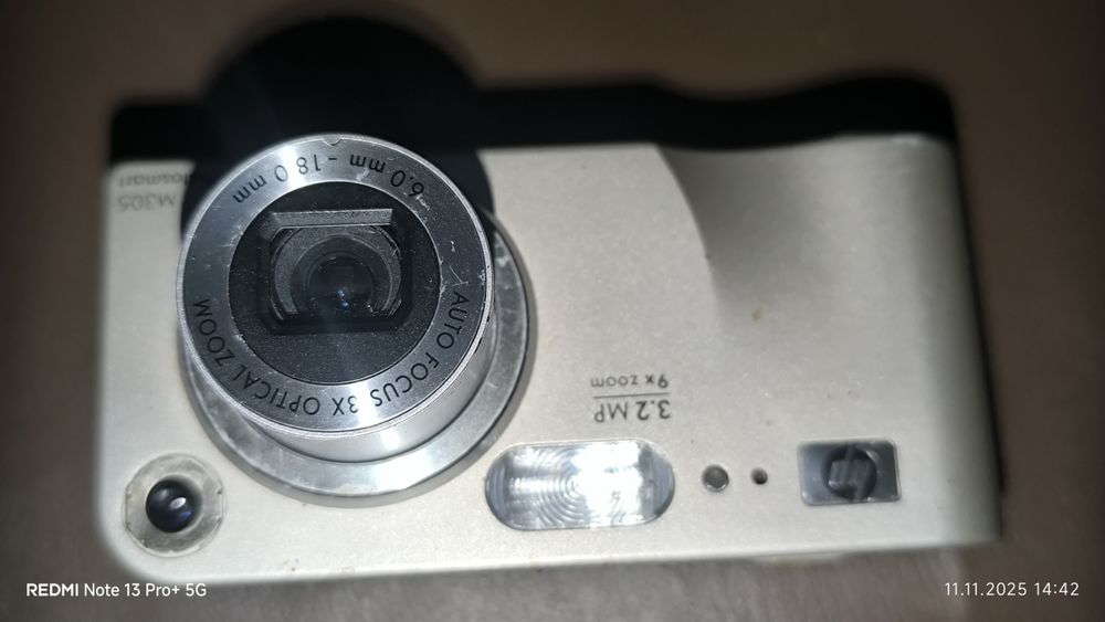Цифровая камера HP PhotoSmart M305 3,2 МП - серебристая (M305)