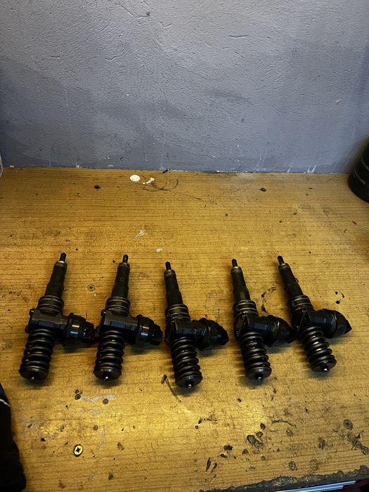 Pompowtryskiwacz vw t5 touareg 2.5Tdi 5.0Tdi axd bnz