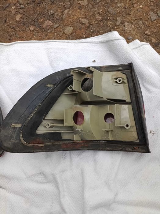 Задній фанарі Опель омега б 1996 год седан права сторона.