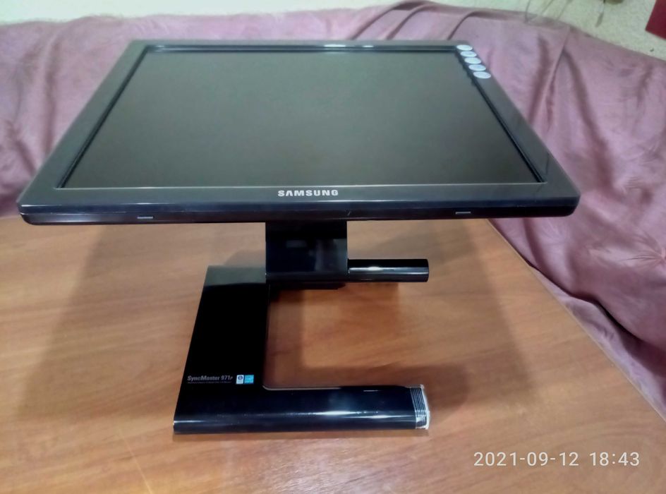 ЖК-монитор 19" Samsung 971P LS19MBXXFV