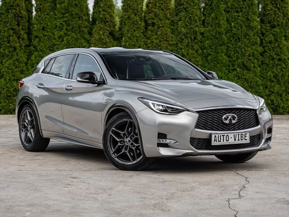 Infiniti Q30 2.0B 211km Navi AWD Panorama Automat