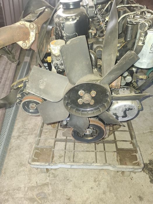 Silnik mitsubishi s4e 4cyl zamiennik perkins 700 rurka przelew