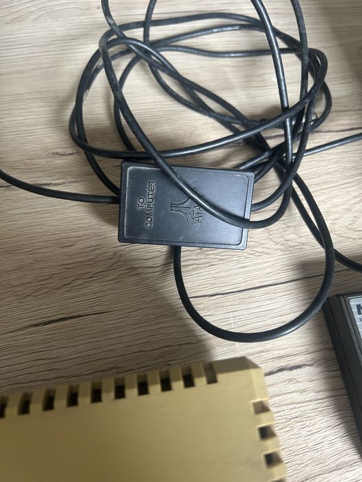 ATARI 800XL + gry + oryginalny zasilacz + kabel TV – sprawny zestaw retro