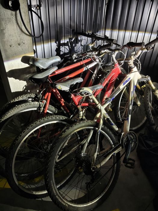 4 bicicletas em estado razoável