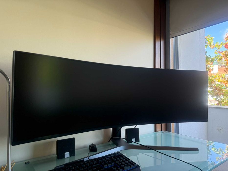 Samsung QLED 49" Curvo