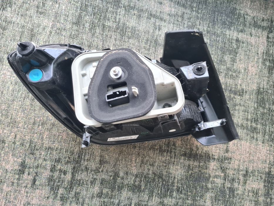 Farolim direito peugeot 208