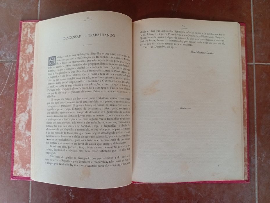 livro "A Bomba Explosiva: Depoimentos de Diversos Revolucionários"