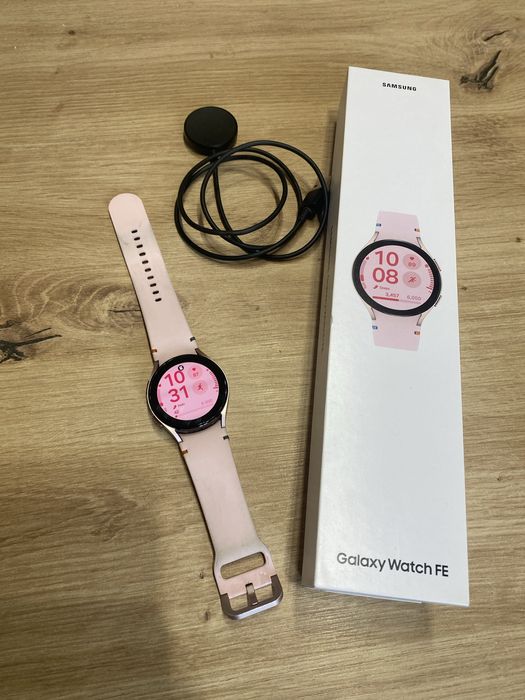 Samsung Galaxy Watch FE R861 różowy + ładowarka i pudełko