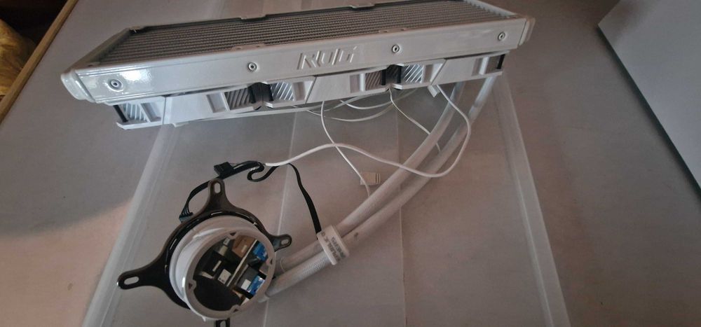 Rog Strix LC 2 360 ARG