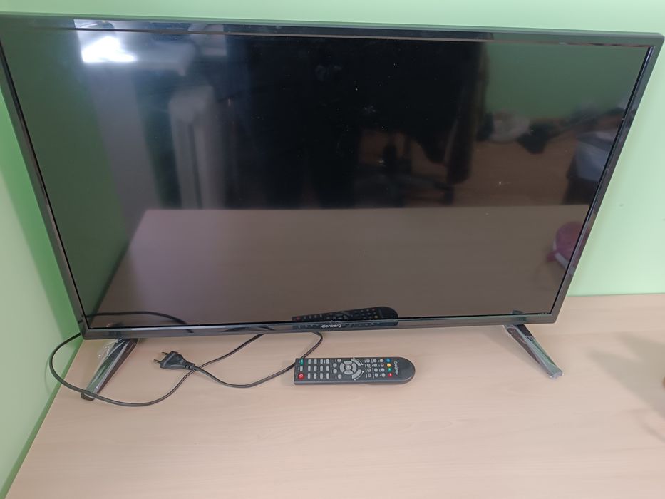 Телевізор Elenberg 32DH4430 (32 дюйми)