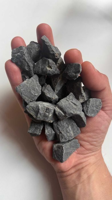 Grys bazaltowy szary czarny kruszywo kamienie ozdobne kamień ogrodowy