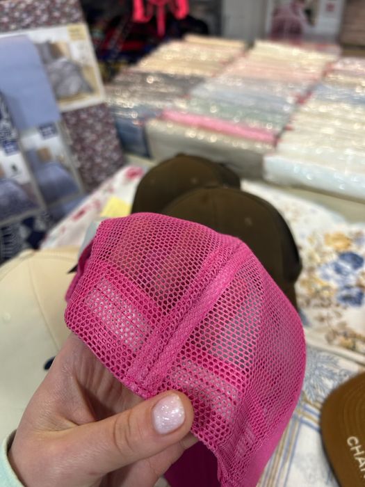 Продам кепки унісекс , chanel
