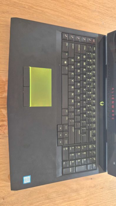 Portátil Alienware 17 R5
