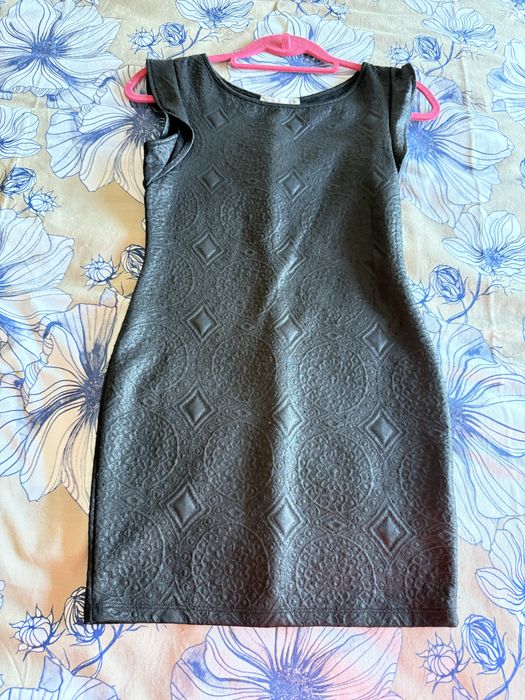 Vestido justo preto