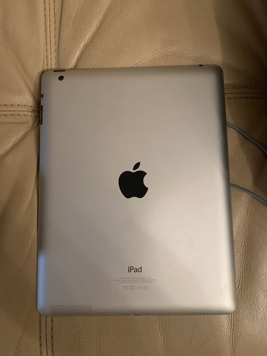 Ipad da 4 geração 16g em muito bom estado apple