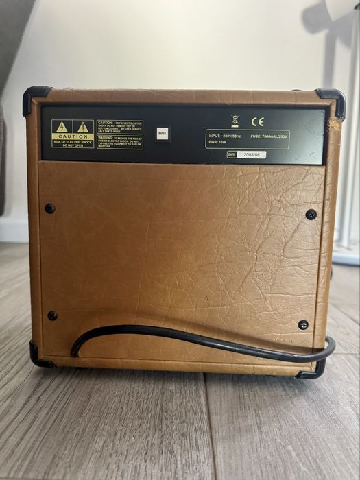 Amplificador Stagg 10AA 16W