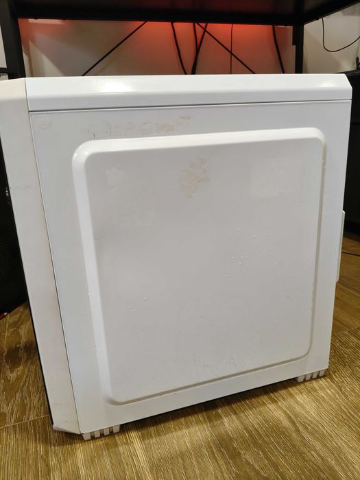 PC Gaming / Desktop – i5-7600K | GTX 1070 8GB | 16GB RAM | SSD NVMe 500GB + HDD 2TB
