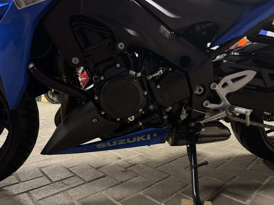 Японский мотоцикл Suzuki GSX-S1000  2016