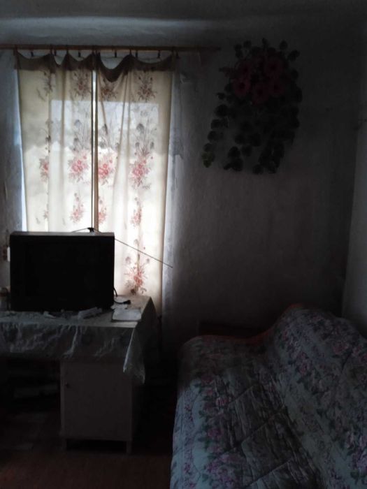 Продам будинок і земельну ділянку у с.Троковичі (16 км від Житомира).