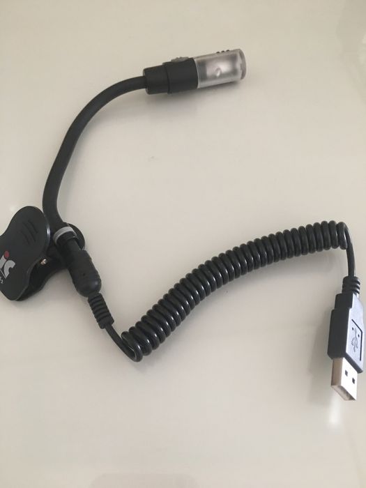 Luz usb preta cabo extensivel portatil