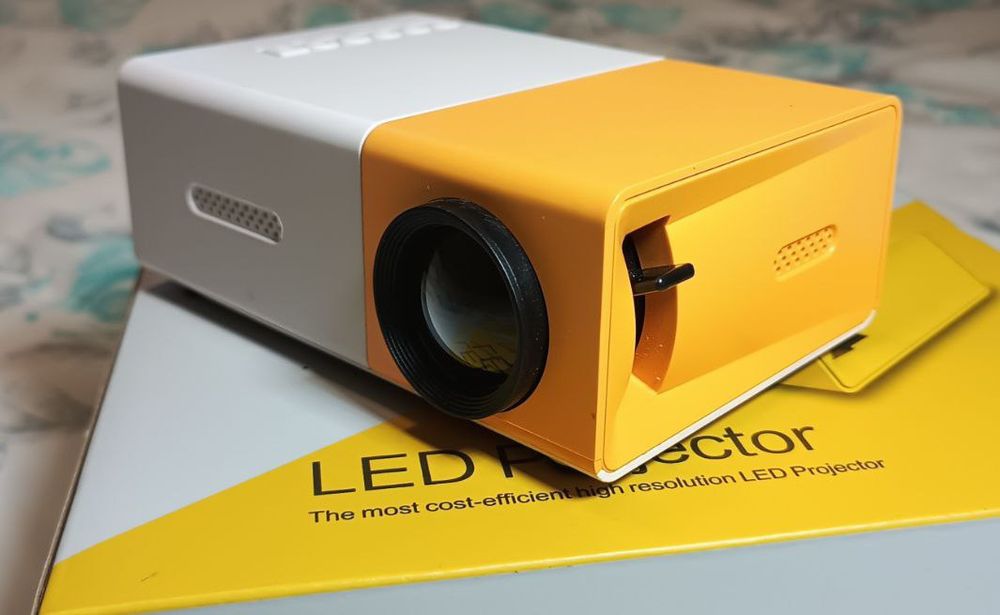 Продам проэктор yg-300